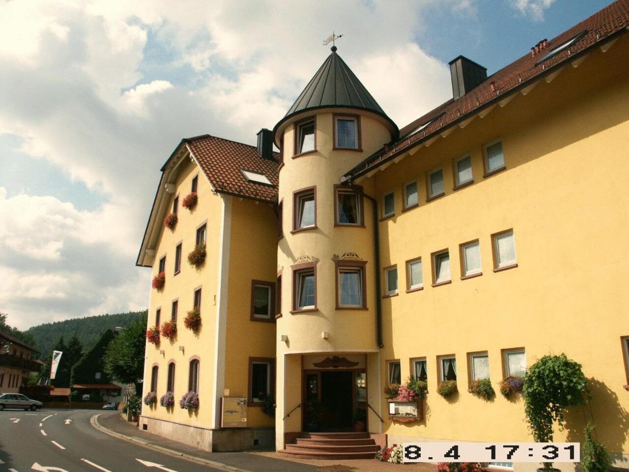 Hotel Zum Engel Mespelbrunn Esterno foto