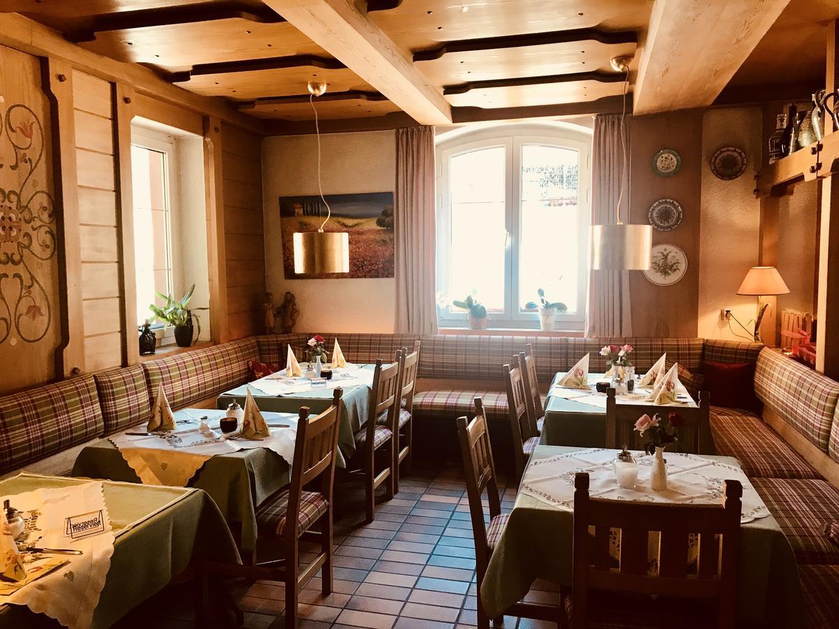 Hotel Zum Engel Mespelbrunn Esterno foto