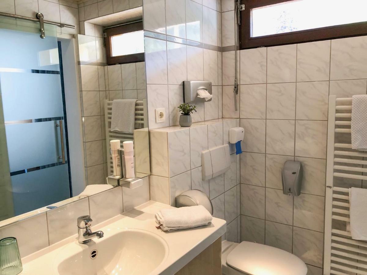 Hotel Zum Engel Mespelbrunn Esterno foto